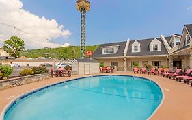 Econo Lodge Inn & Suites Gatlinburg At The Convention Center